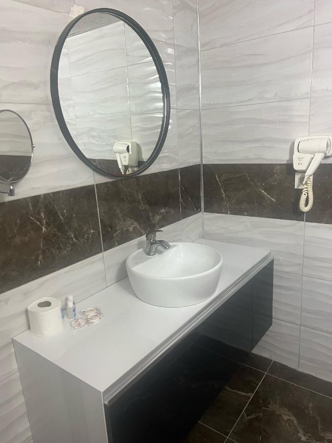 Ünaten otel Gaziemir Buitenkant foto