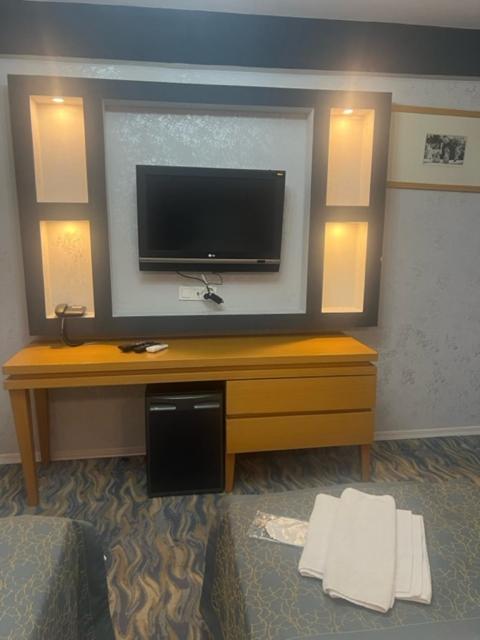 Ünaten otel Gaziemir Buitenkant foto